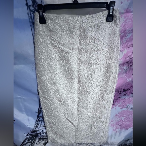 NWT ZARA TEXTURED MIDI SKIRT SiZE XS 
🚨PRICE FIRM NO DISCOUNT - Picture 5 of 15